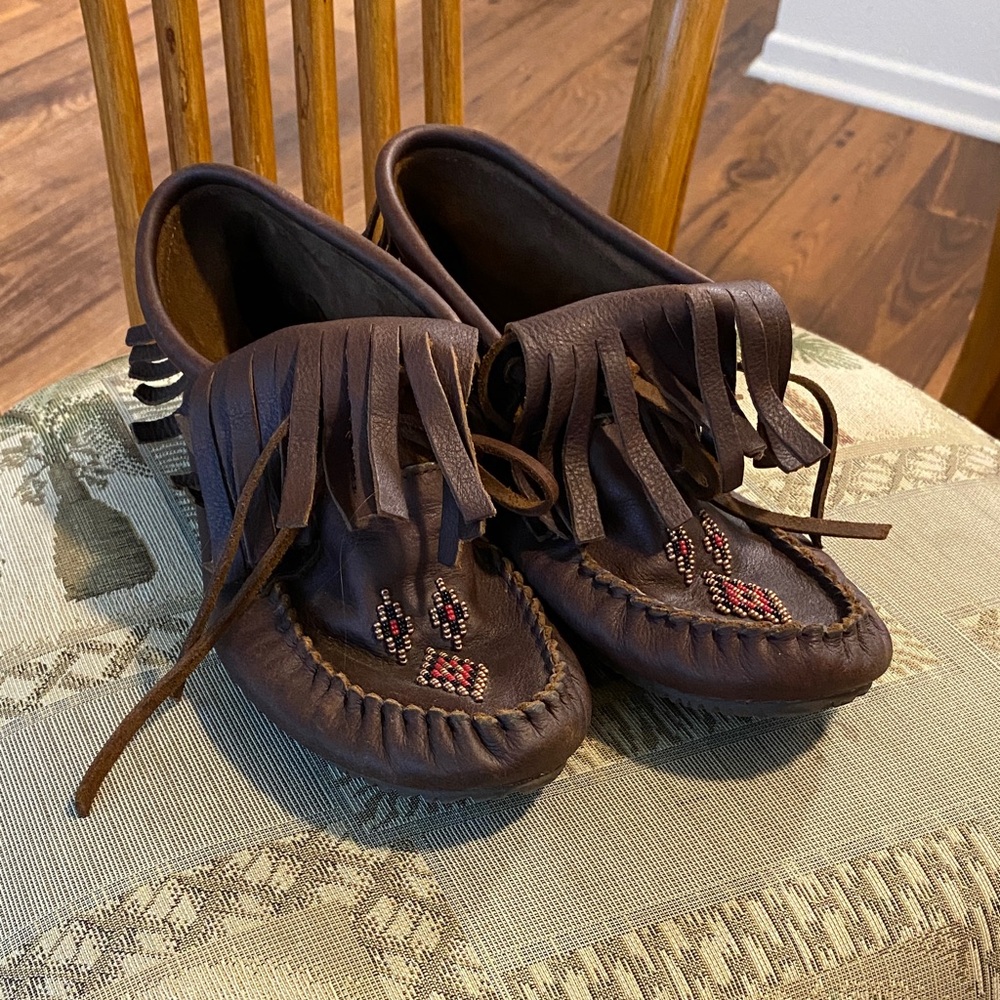 Manitobah Low Boot Beaded Mocassins